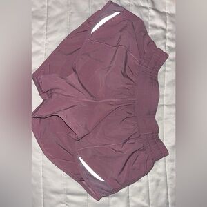 Lululemon hotty hot LR shorts 2.5” size 4